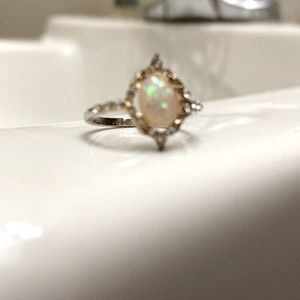 I’m selling a beautiful ring that would look good for u and I’m saving up!